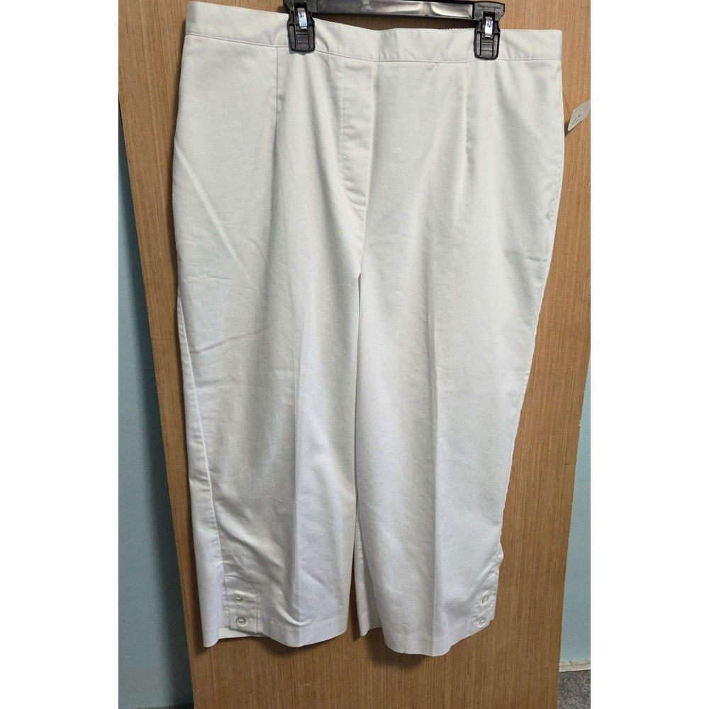 Alfred Dunner Woman White Cropped Capri Pants Elastic Waist Button Hem 16W